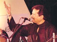Ghazal singer Pankaj Udhas performs at Shanti Kunj