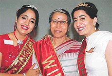 Winners of the Summer Queen contest