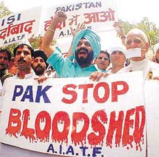 Mr M.S. Bitta, Chairman, All-India Anti-Terrorist Front, with hundreds of activists