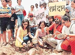 �SHARAMDAN� AT THE SUKHNA