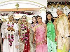 Bihar Chief Minister Rabri Devi and RJD chief Laloo Prasad bless their daughter