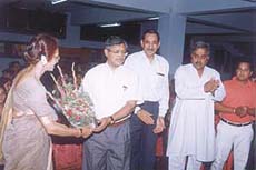 Mrs Nirmal Yadav, principal of CCA School, Gurgaon, receiving Mr LSM Salins, commissioner.