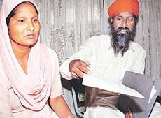 Ranjit Kaur with her brother Jagtar Singh at the PGI in Chandigarh.