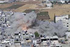 Israeli troops blow up the family house of the late Mahmoud Titi