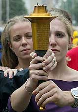 Two unidentified students of the US Columbine High School