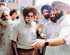 Capt Amarinder Singh, Chief Minister of Punjab, with friends