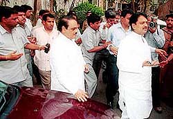 Chief Minister Vilasrao Deshmukh addresses mediapersons after meeting Mr Sharad Pawar at his residence in Mumbai on Saturday.