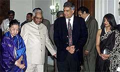 President K. R. Naryanan and First Lady Usha Naryanan with Sri Lankan Prime Minister Ranil Wickramasinghe and his wife