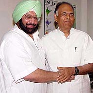 Punjab Chief Minister Amarinder Singh with Deputy Chairman of the Planning Commission