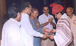 Jagjeet Singh being awarded the Rajasthan Sangeet Natak Academy  fellowship