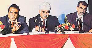 The Chairman and Group Managing Director of Bharti, Mr Sunil Bharti Mittal , talks to mediapersons 