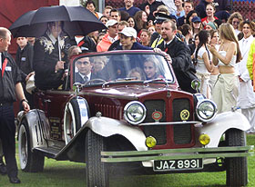 US pop star Michael Jackson holds an umbrella