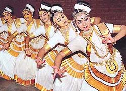 Artistes perform mohiniyattam dance of Kerala at Kala Gram in Chandigarh on Monday.