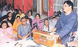 S. Saxena of the Saxena Bandhu fame performs at Shirdi Sai Temple, Sector 29, Chandigarh