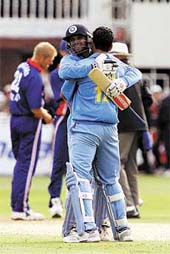 Indian batsman Yuvraj Singh and Rahul Dravid celebrate