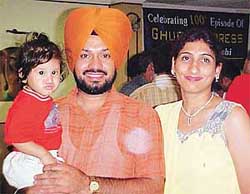 Gurpreet Singh of �Ghuggi Express� fame with wife Kuljit Kaur and three-year-old daughter