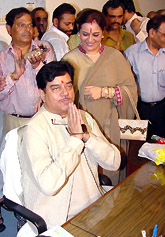 New Health Minister Shatrughan Sinha with his wife Poonam Sinha