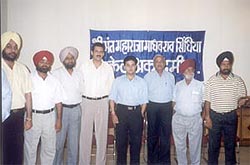 Jyotiraditya Scindia with Gursharan Singh, Gurcharan Singh, S. K. Bansal, Vivek Razdan and Maninder Singh 