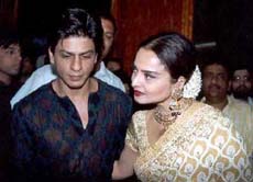 Cine star Shah Rukh Khan with Rekha at the premier of film �Devdas� in Mumbai 