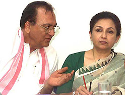 Cine star and Member of Parliament Sunil Dutt and actress Sharmila Tagore at a press conference in New Delhi on Sunday.