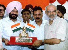 Anti-Terrorist Front, being presented with the �Shaheed-e-Azam Bhagat Singh Award� by Dr Sahib Singh Verma, Union Minister for Labour