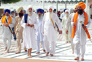 Khalsa Raj Party chief Dr Jagjit Singh Chohan visits the Golden Temple and Akal Takht