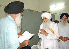 Khalsa Raj Party chief Dr Jagjit Singh Chohan submits memorandum