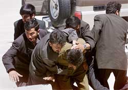Afghan bodyguards show how to protect VIPs
