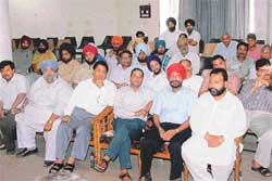 Members of the Punjab Dhaba Owners Association