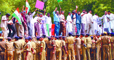 Delhi Pradesh Congress Committee activists demanding the resignation of Union Minister of Petroleum Ram Naik