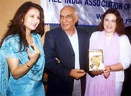 Rachel Dwye's book Yash Chopra being released by Yash Chopra and Poonam Dhillon