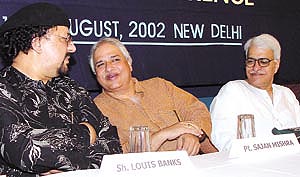 Louis Banks, Pt Sajan Mishra and Pt Rajan Mishra at a press conference