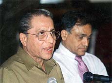 BCCI president Jagmohan Dalmia alongwith secretary Niranjan Shah talking to the media