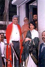 Sri Lankan Prime Minister Ranil Wikramasinghe and  his wife