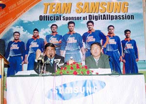The Indian cricket players who are being sponsored by Samsung 