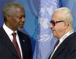 United Nations Secretary-General Kofi Annan (left) meets Iraqi Deputy Prime Minister Tareq Aziz