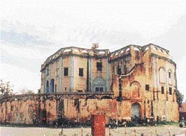 The dilapidated Gole Kothi 