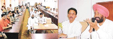 The Mayor, accompanied by the MC Commissioner, Mr S.K. Sharma, addresses the general House meeting of the Municipal Corporation in Ludhiana
