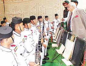 Lieut-Gen J.F.R. Jacob (retd), Governor, Punjab, interacts with members of the Gorkha Band team