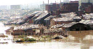 A submerged jhuggi cluster on the bank of Yamuna. 