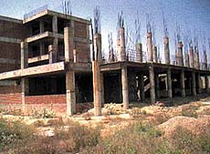 The incomplete building of the mini secretariat 