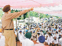 Mr Ajmer Singh Lakhowal addresses a �kisan panchayat�