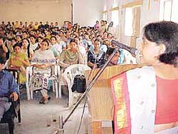 Dr Sheila Dass delivers a lecture on �Community control of thalassaemia�