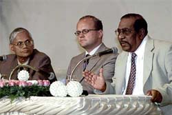 Chief LTTE negotiator Anton Balasingham speaks during a press conference at the Sri Lankan peace talks 