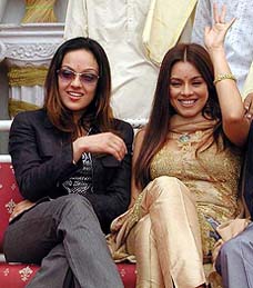 Celebrities Kim Jatiya and Mahima Chaudhary