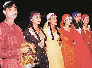 Artistes from Jammu and Kashmir present Kashmiri dance 