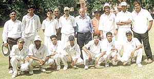 Secretary of the Himachal Pradesh Cricket Association R R Rohi with Scindia Club and Mont Fort players