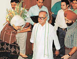 The Adviser to the UT Administrator, Ms Neeru Nanda, with the leader of the visiting team of MPs, Mr Pranab Mukherjee, 