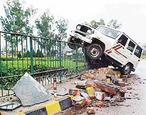 An overspeeding jeep which rammed into the railings of a roundabout 
