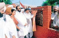 The Forest Minister, Dr Harbans Lal, lays the foundation stone for the Shaheed Memorial 